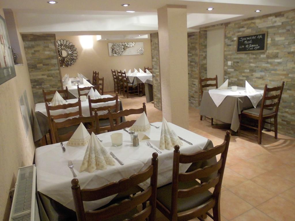 Hotel-Restaurant Schwyzerhuesli Viernheim Exterior foto